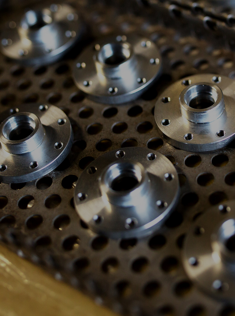 切削加工のプロフェッショナル削り専門・50年以上の実績と経験・難削材の加工にも対応・小ロット生産もOK